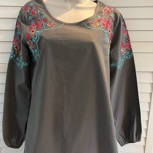 Boutique style boho peasant top. Hand Embrodery look!